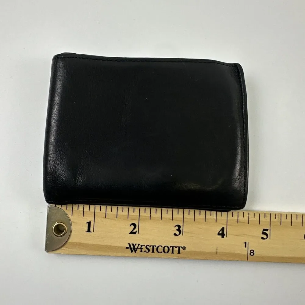 Tumi Black Leather Wallet Slim Flat Smooth Bi-Fold Credit Cards Slots Unisex